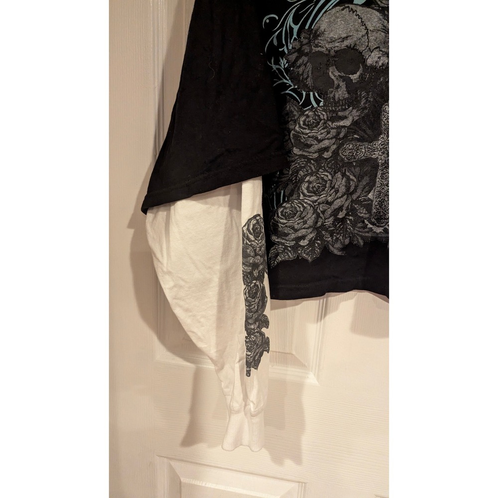 Daisy Street Women MD Black White Layered Graphic Tee Skull Rose Cross Gothic - Picture 3 of 5